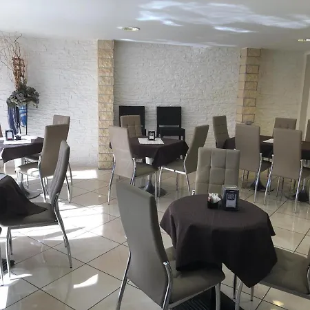 Alojamento de Acomodação e Pequeno-almoço Ramses 3*